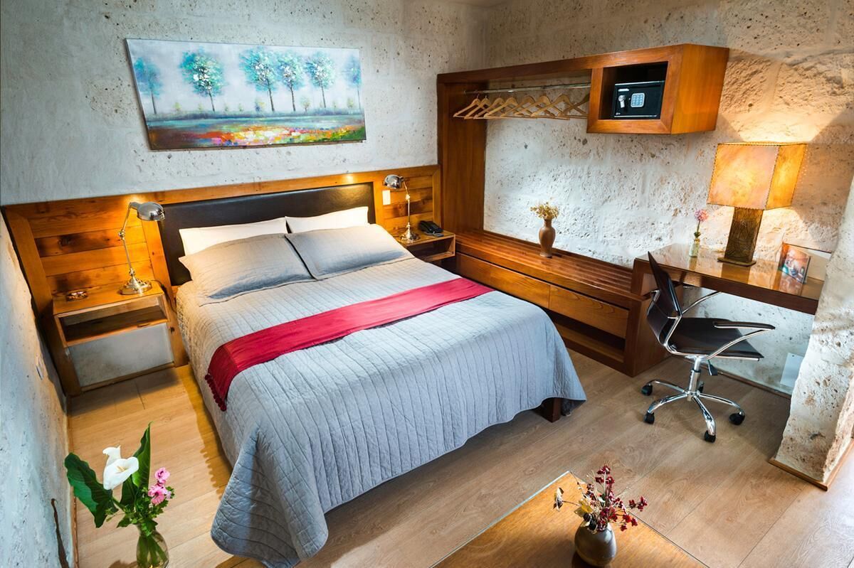 Minibar, in-room safe, free WiFi