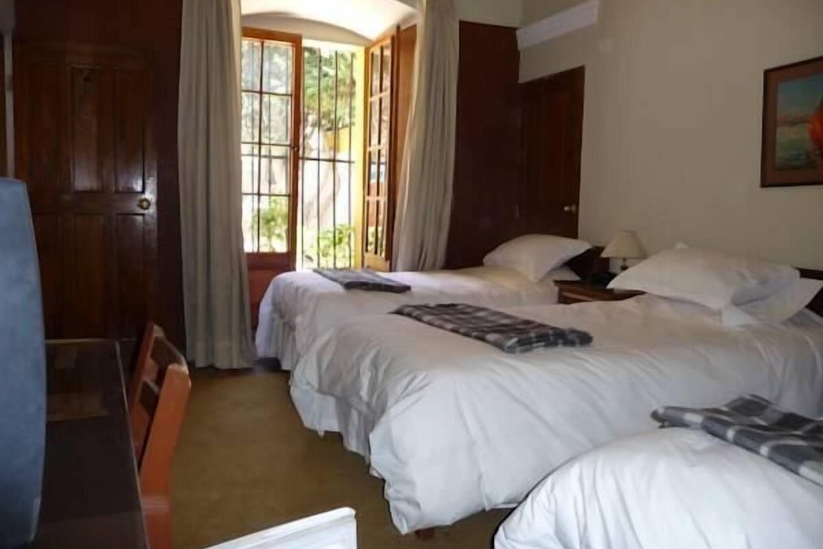 Minibar, in-room safe, free WiFi