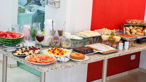 Breakfast buffet - Hotel Villa Quati (Foz do Iguaçu)