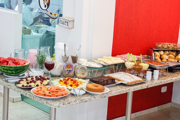 包每日全套早餐