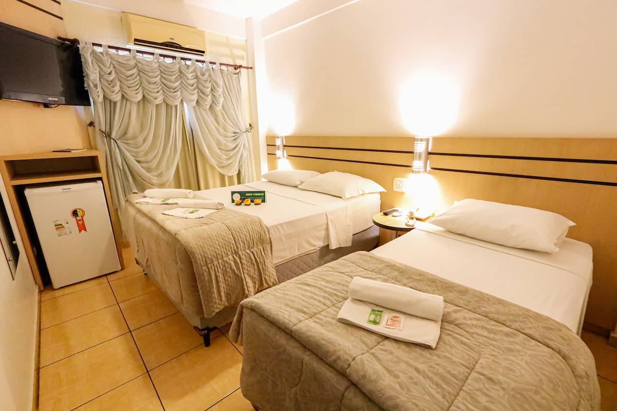 5 bedrooms, minibar, free WiFi, bed sheets