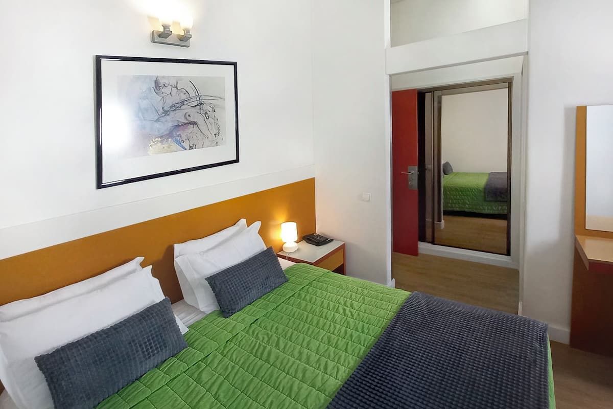 Langsir/tirai gelap terus