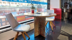 Ảnh chưa phân loại, 3 trong số 32 ảnh, nút