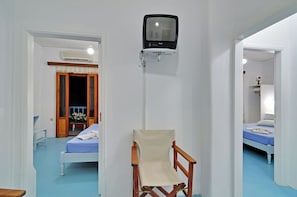 In-room safe, free WiFi, bed sheets