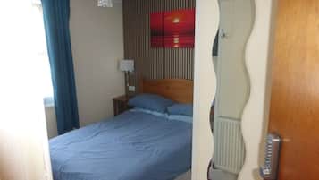 Chambre double, salle de bain attenante