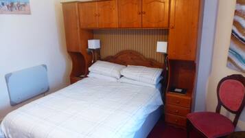 Chambre double, salle de bain attenante