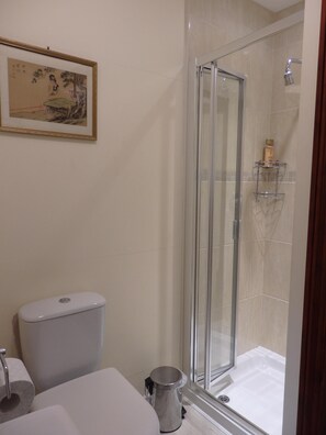Double Room, Ensuite | Bathroom | Free toiletries - Hay Lane Lodge (Solihull)