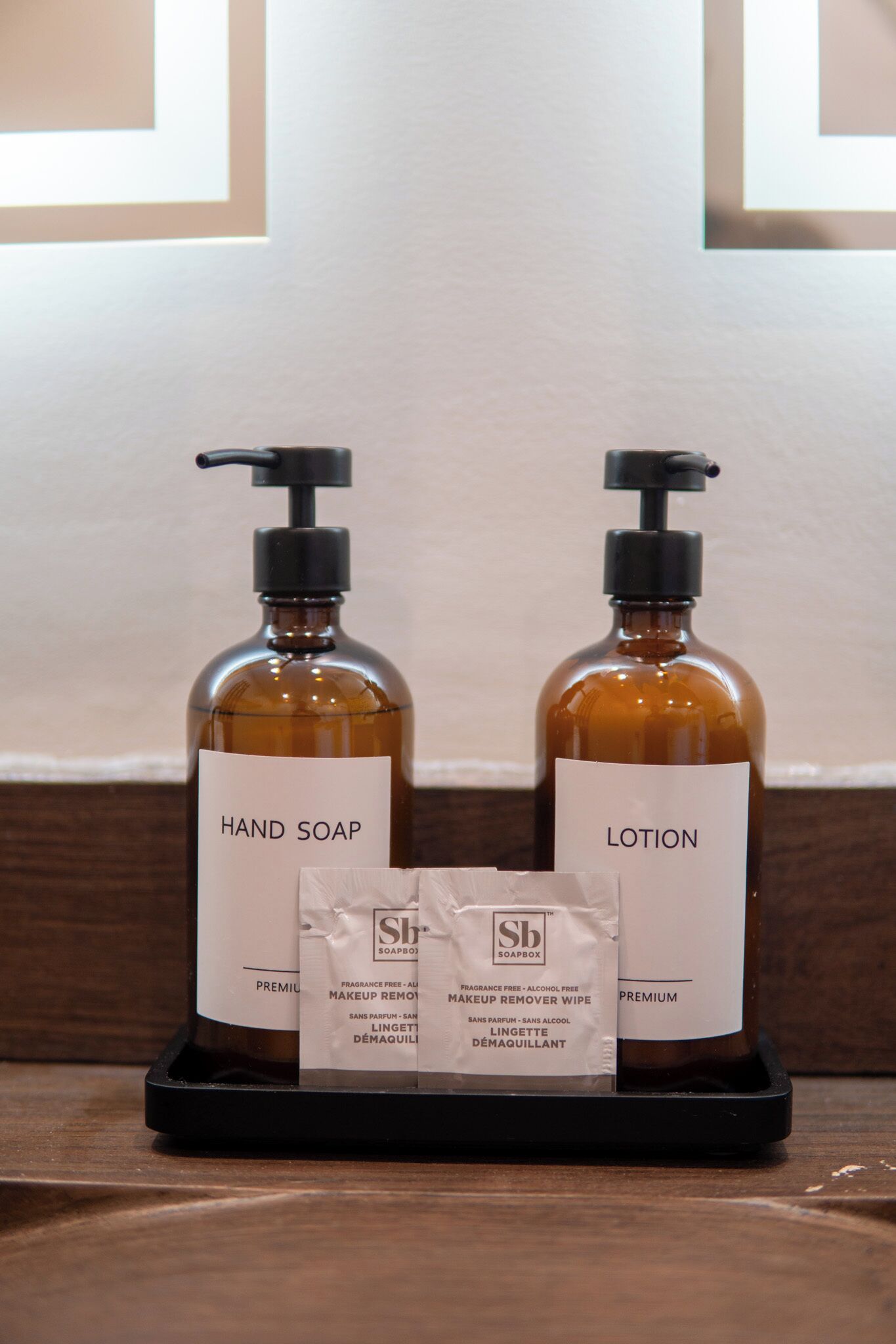 combined shower/bathtub, free toiletries, hair dryer, towels