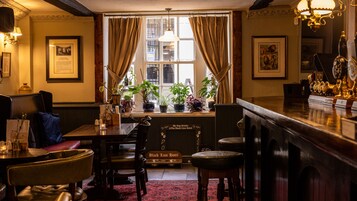 Bar (en la propiedad)