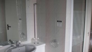 Phòng đôi, có phòng tắm riêng | Phòng tắm | Đồ dùng nhà tắm miễn phí