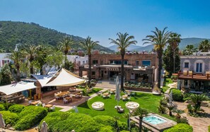 Vista frontal de la propiedad