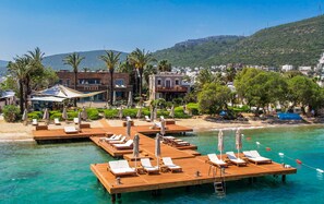 Private beach, free beach cabanas, sun-loungers, beach umbrellas - Casa dell'Arte Hotel of Arts & Leisure (Bodrum)