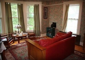 Lila's  | Egyptian cotton sheets, premium bedding, memory-foam beds