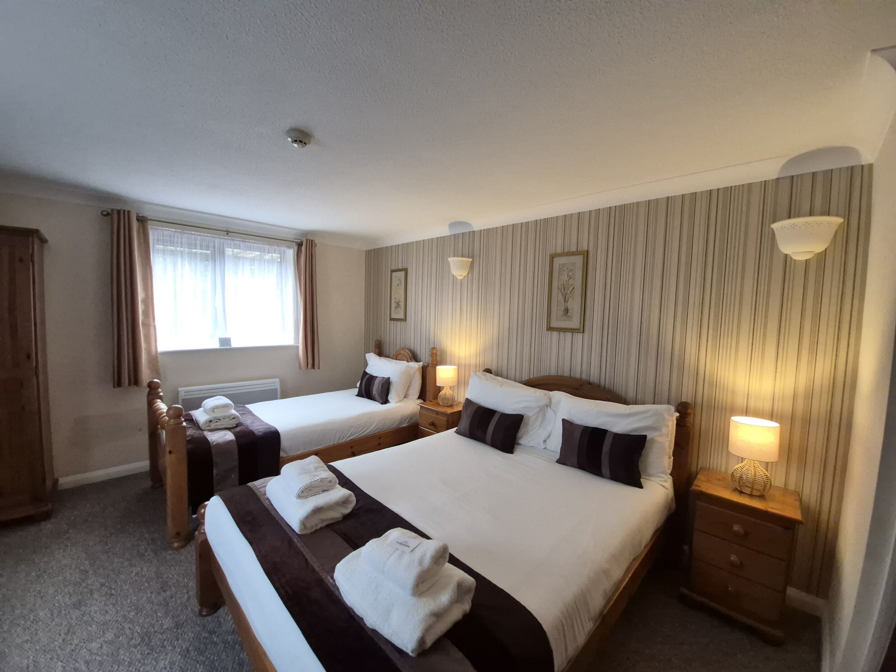 Photo - The Heath Inn