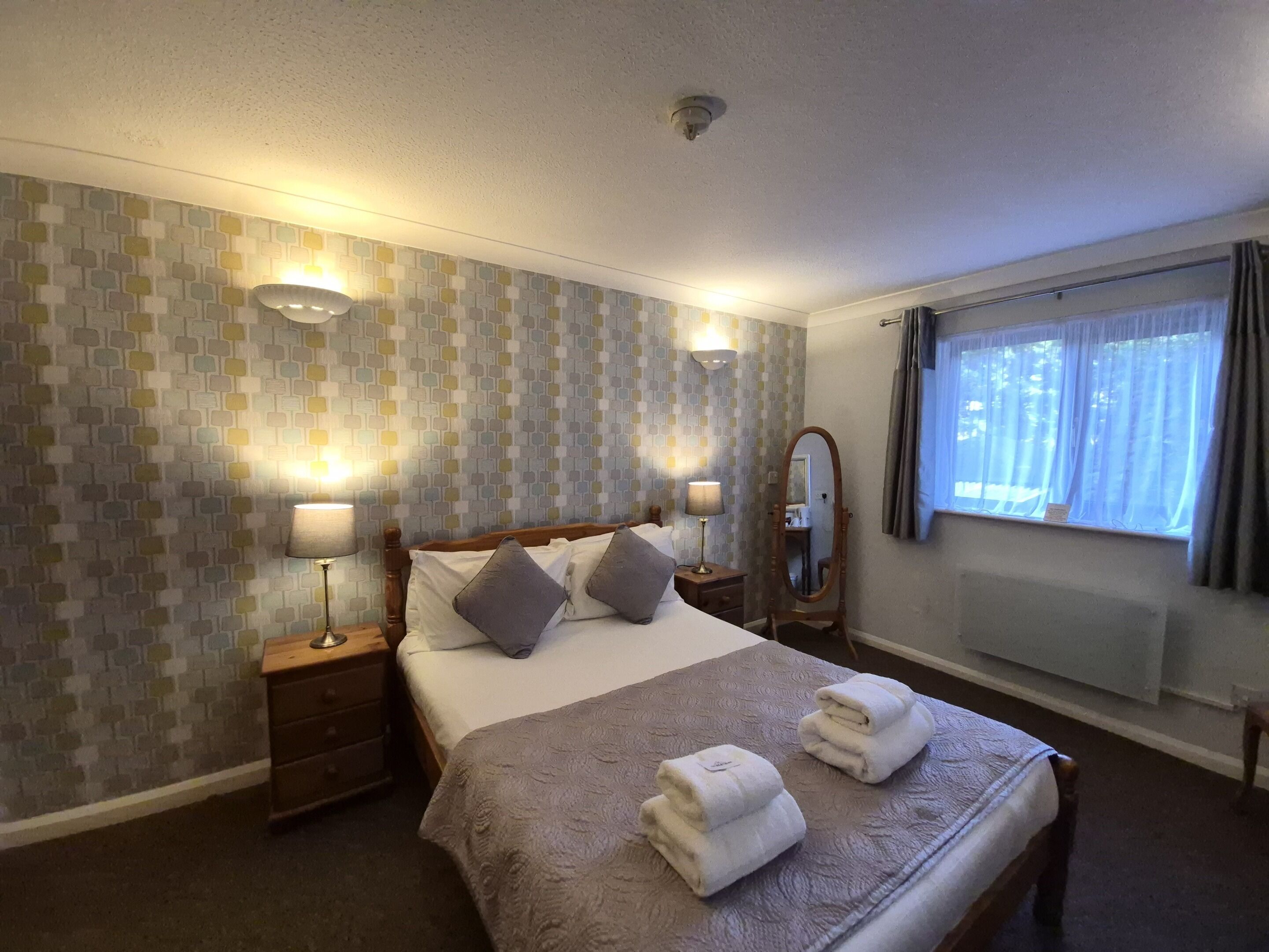 Photo - The Heath Inn