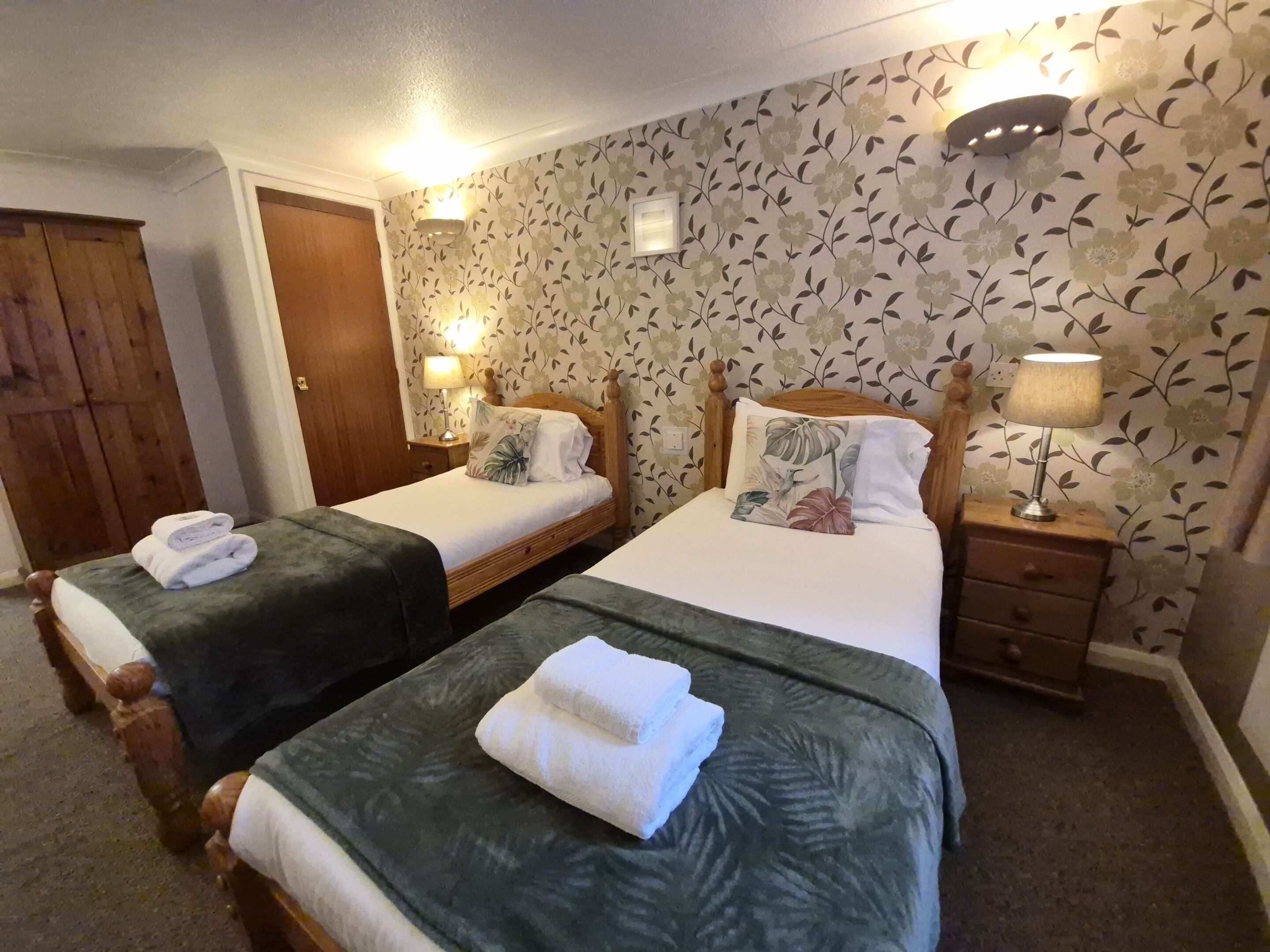 Standard Twin Room, Ensuite