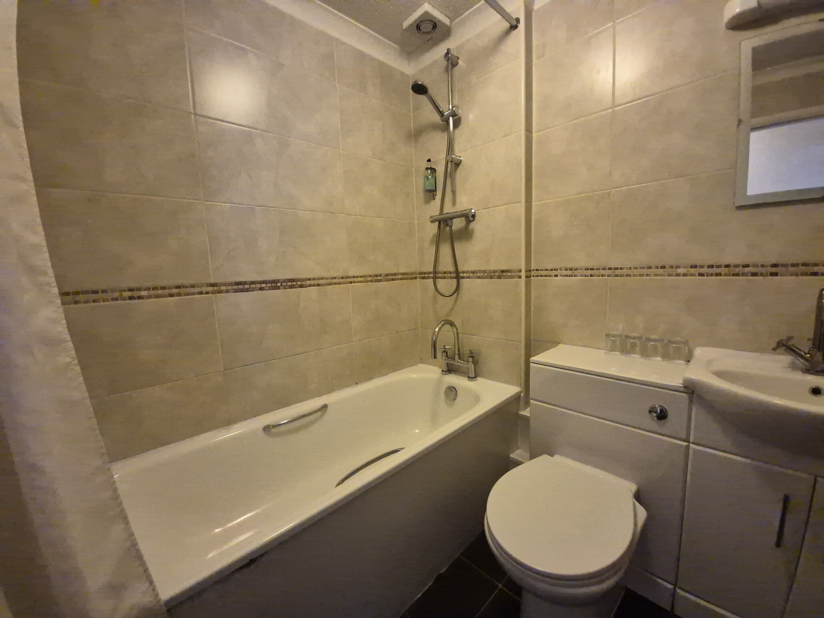 Photo - The Heath Inn