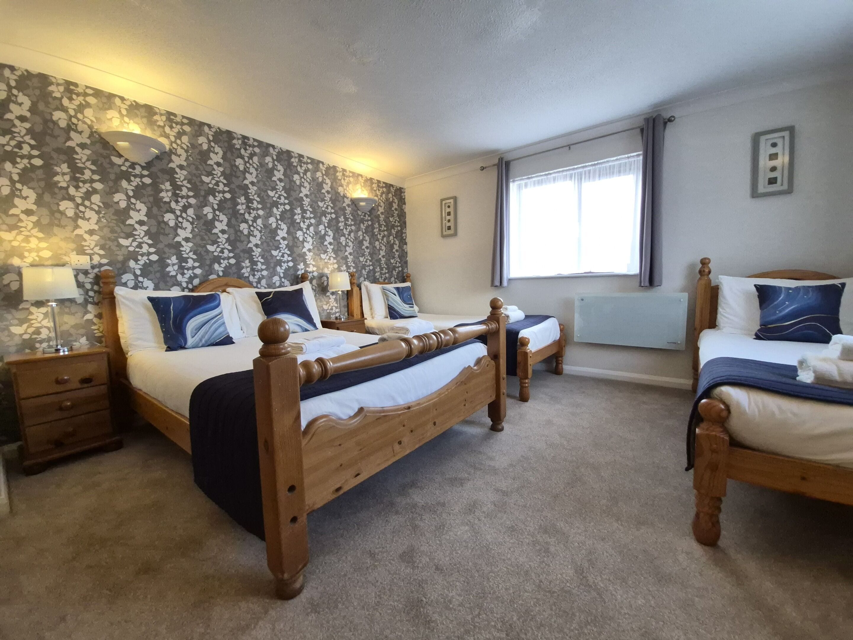 Photo - The Heath Inn