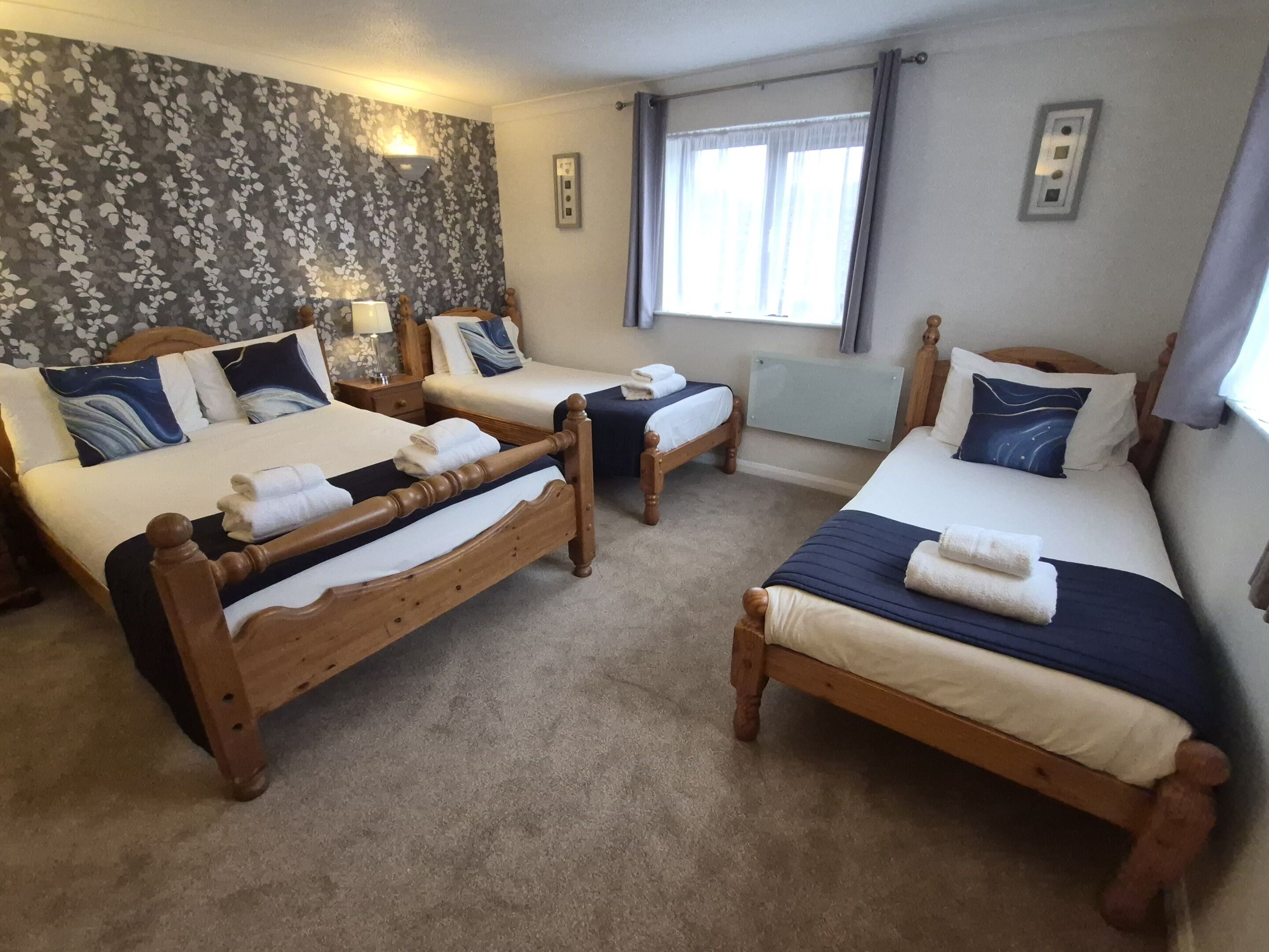 Photo - The Heath Inn