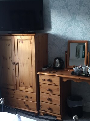 Standard-Zweibettzimmer, Gemeinschaftsbad