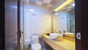 Bathroom - Super 8 (Baoji Railway Station) (Baoji)