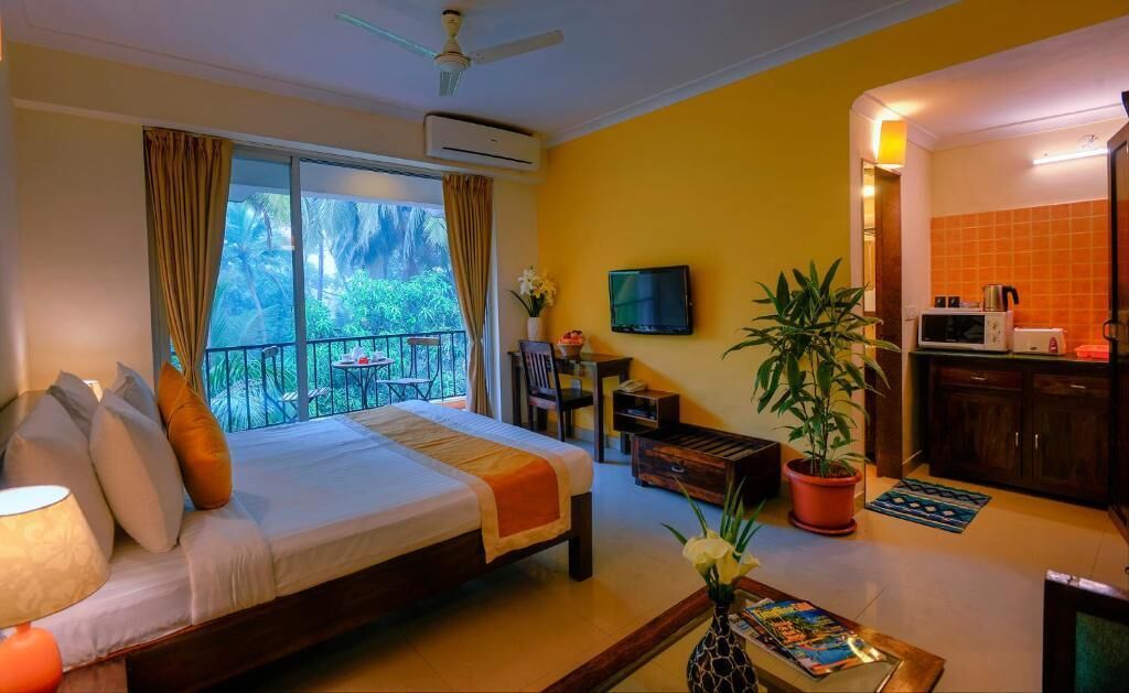 Studio, 1 Bedroom, Balcony | In-room safe, desk, iron/ironing board, free cribs/infant beds