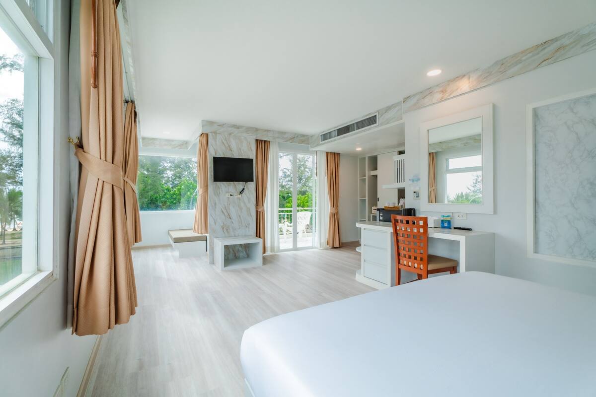 Grand Deluxe Panorama Seaview | ミニバー、セーフティボックス (室内)、遮光カーテン、WiFi (無料)