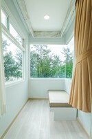 Grand Deluxe Panorama Seaview | Minibar, in-room safe, blackout drapes, free WiFi