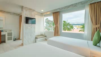 Minibar, in-room safe, blackout curtains, free WiFi