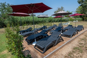 Terrace/patio - Comfort Aparthotel Cannes Mandelieu (Mandelieu-La-Napoule)