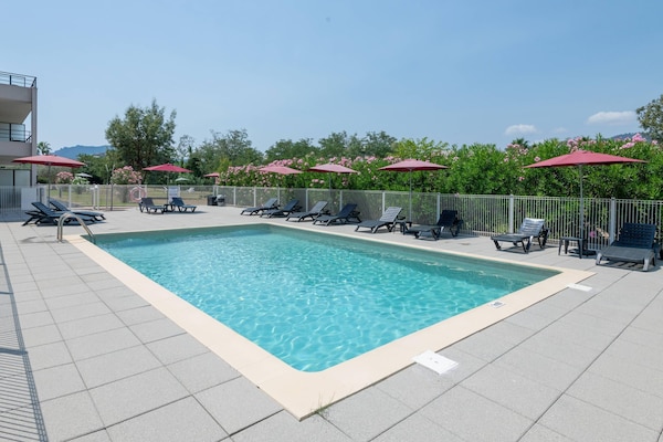 Comfort Aparthotel Cannes Mandelieu - Provence-Alpes-Côte d'Azur (PACA)