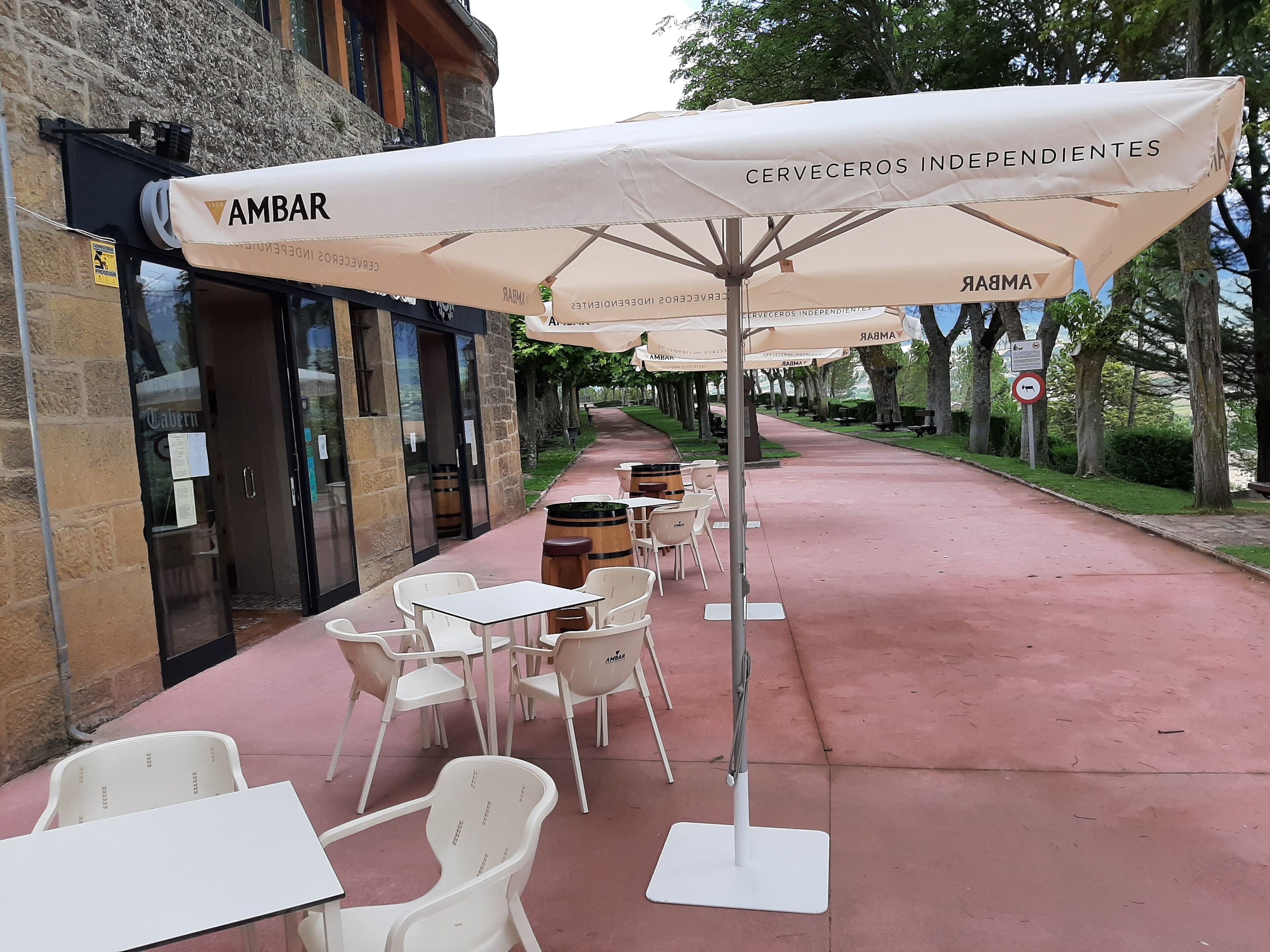 lunch and dinner served, spanish cuisine