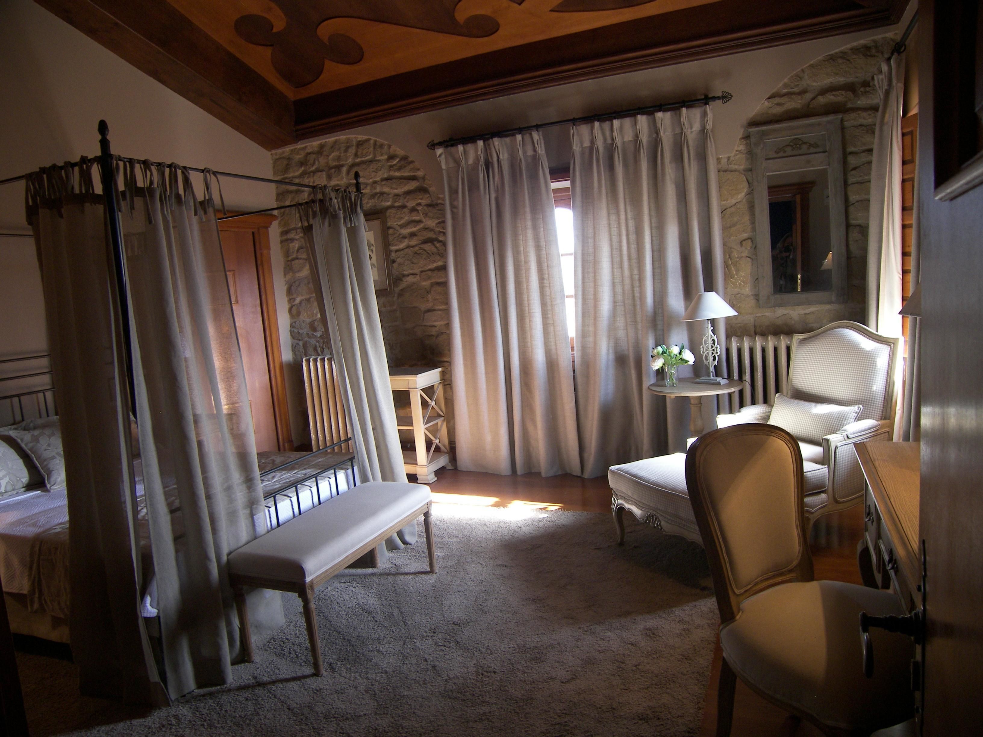 desk, blackout curtains, free wifi, bed sheets