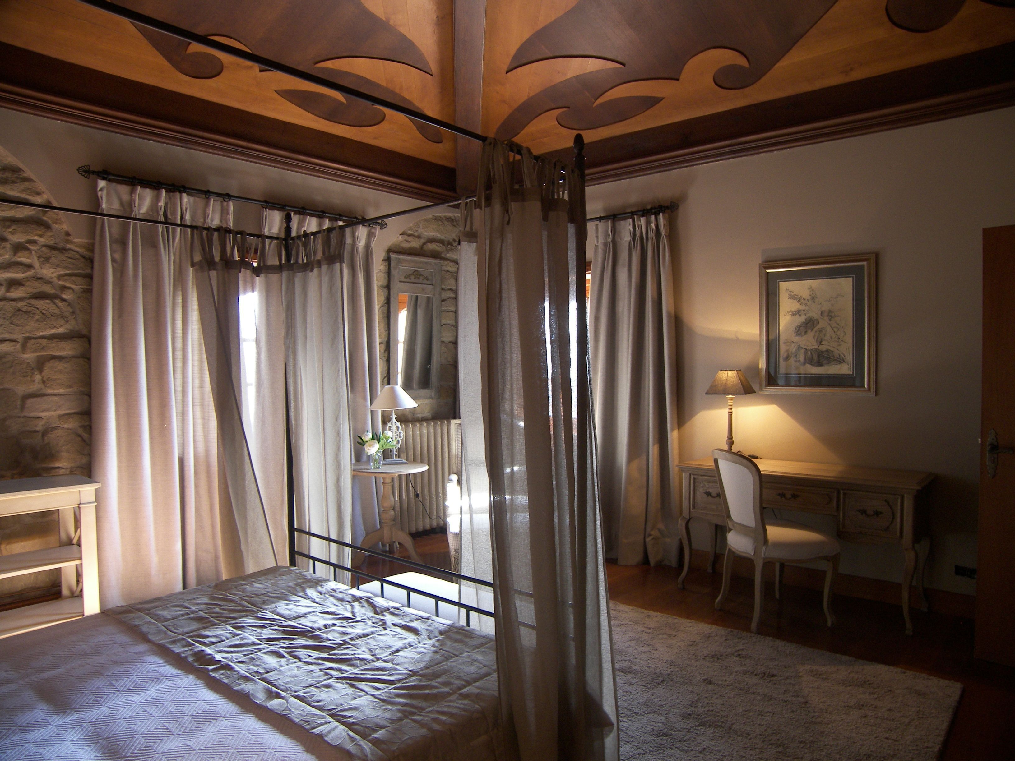 standard double room | desk, blackout curtains, free wifi, bed sheets