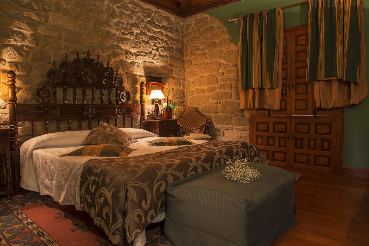 Standard Double Room | Desk, blackout drapes, free WiFi, bed sheets