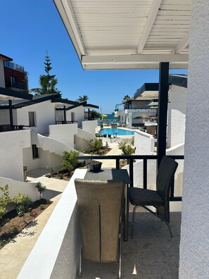 Standard Double Room | Living area