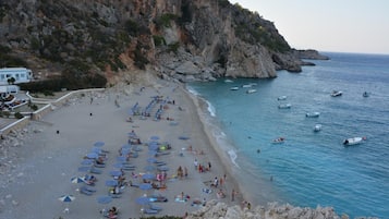 Una playa cerca