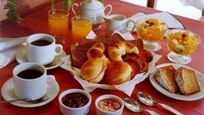 Comida y bebida