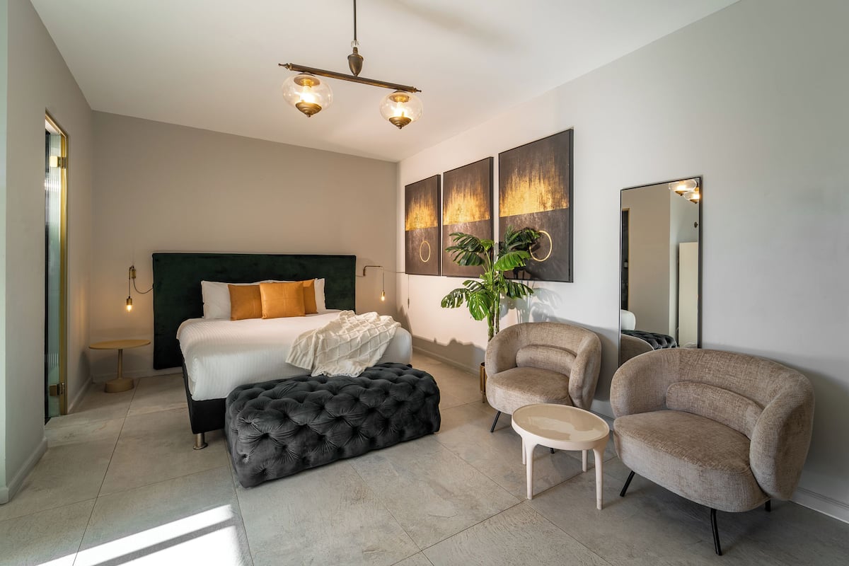 1 bedroom, minibar, in-room safe, desk