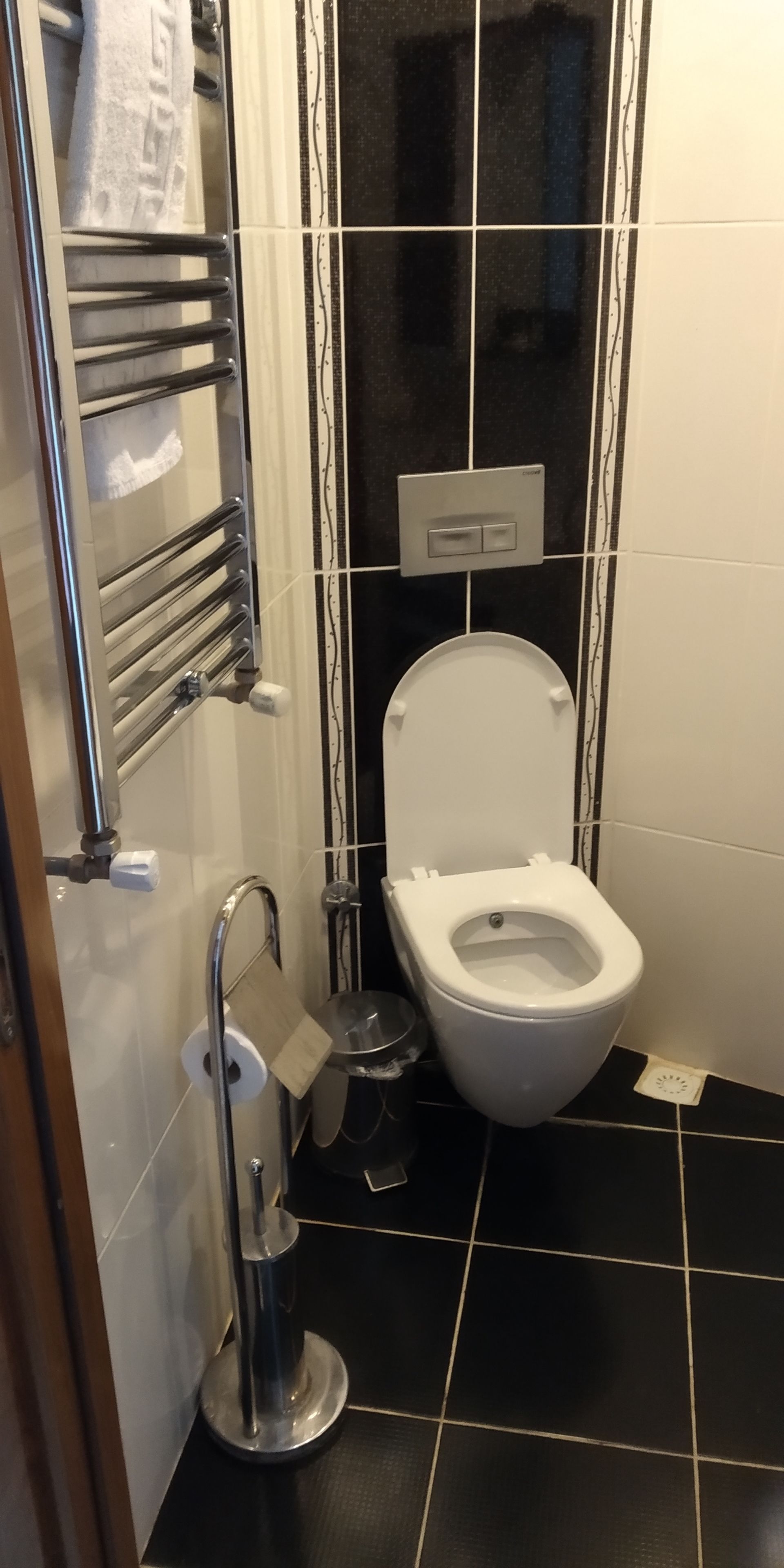 economy double room, garden view | bathroom | combined shower/bathtub, free toiletries, hair dryer, slippers