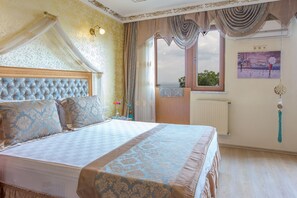 1 bedroom, minibar, in-room safe, individually decorated - Sea House Suites (Istanbul)