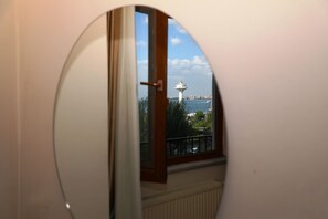 1 bedroom, minibar, in-room safe, individually decorated - Sea House Suites (Istanbul)