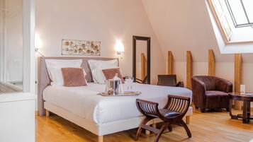 Luxury Double Room | Egyptian cotton sheets, premium bedding, minibar, in-room safe