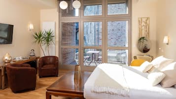 1 bedroom, Egyptian cotton sheets, premium bedding, minibar