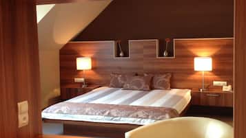 Minibar, in-room safe, desk, free WiFi