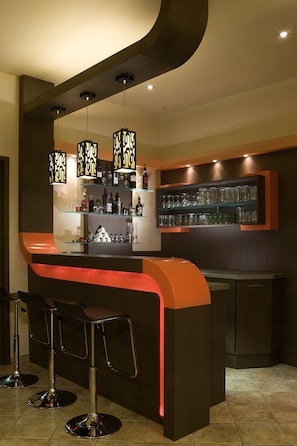 Bar (on property) - Hotel Alfa (Gyor)