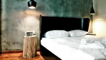 Select Double \ Twin Room | Ropa de cama de alta calidad, minibar, caja fuerte y escritorio