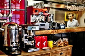 Coffee service - SuB Karaköy - Special Class (Istanbul)