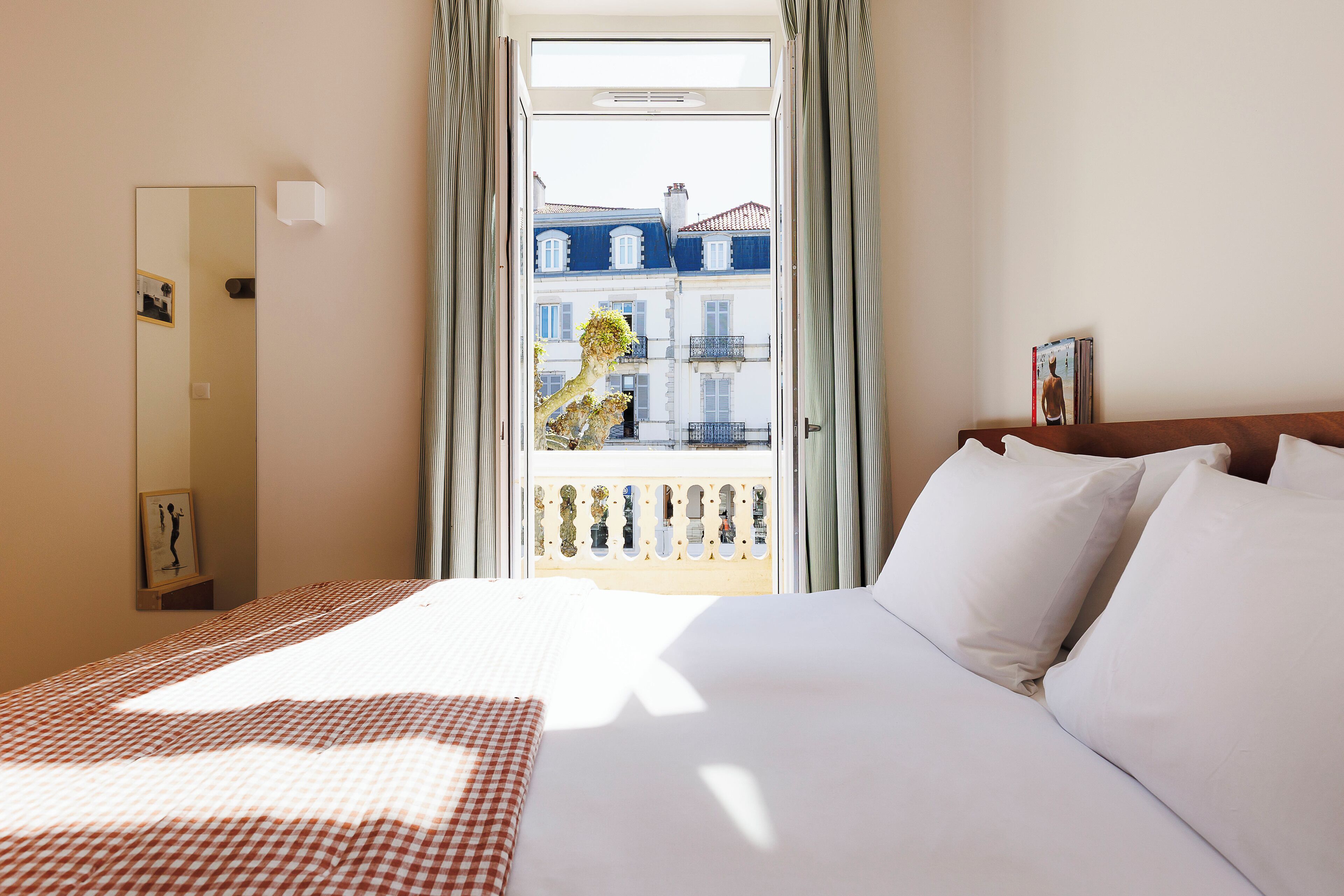 Chambre Confort | Literie de qualité supérieure, surmatelas