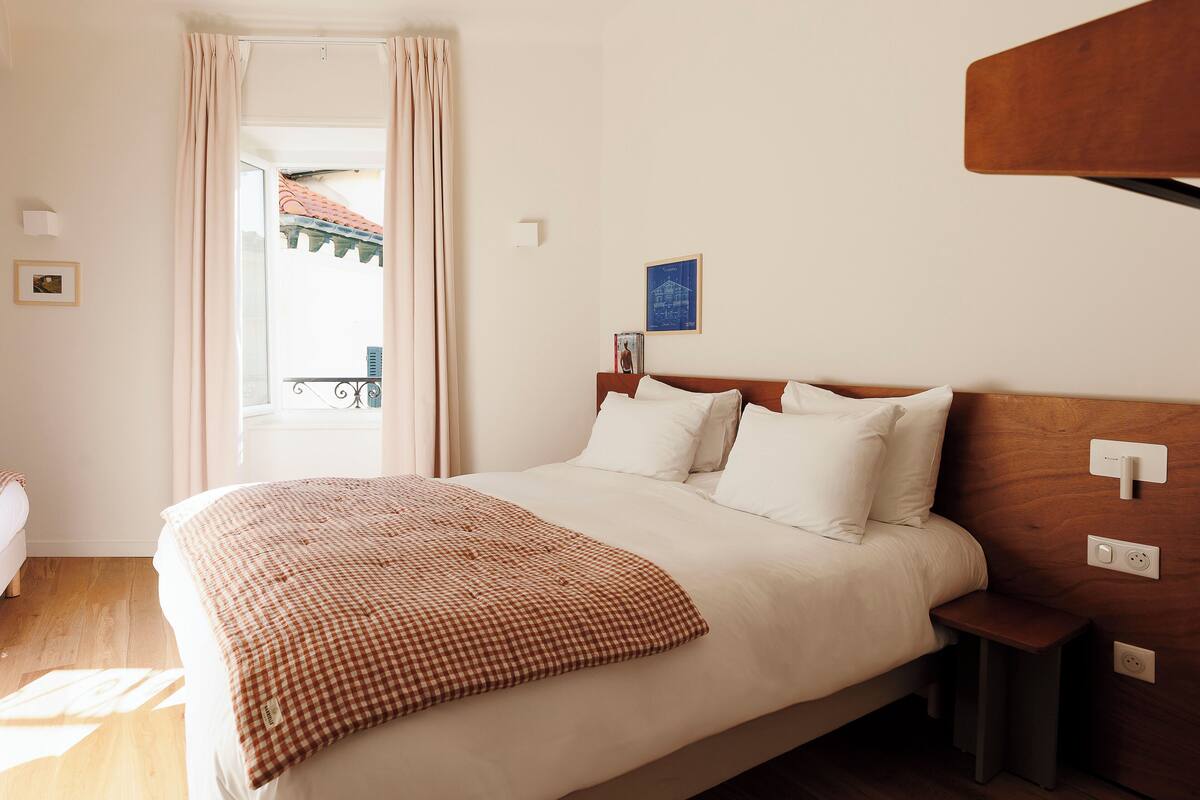 1 bedroom, premium bedding, pillow-top beds, in-room safe